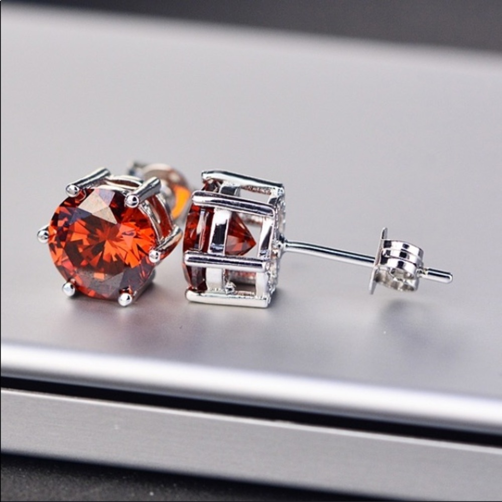 Christmas 🎄 2Ct eaCZ 8MM Ruby 925 St Silver Studs - Picture 2 of 3